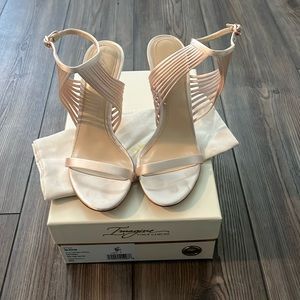 Vince Camuto, size 9M, natural deluxe satin heels, never worn-brand-new